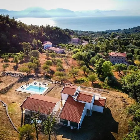 Mit Blick Ueber Den Golf Von Policastro Bosco (Campania)